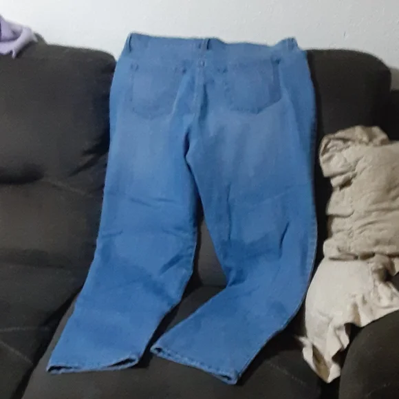 Gloria Vanderbilt Jean's - Picture 7 of 8